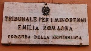 Rasata perchè non vuole il velo: Il caso arriva in Tribunale