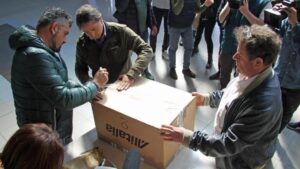 Alitalia. Referendum vince il “no”. Governo bocciato, sindacati sconfitti, fuori i manager