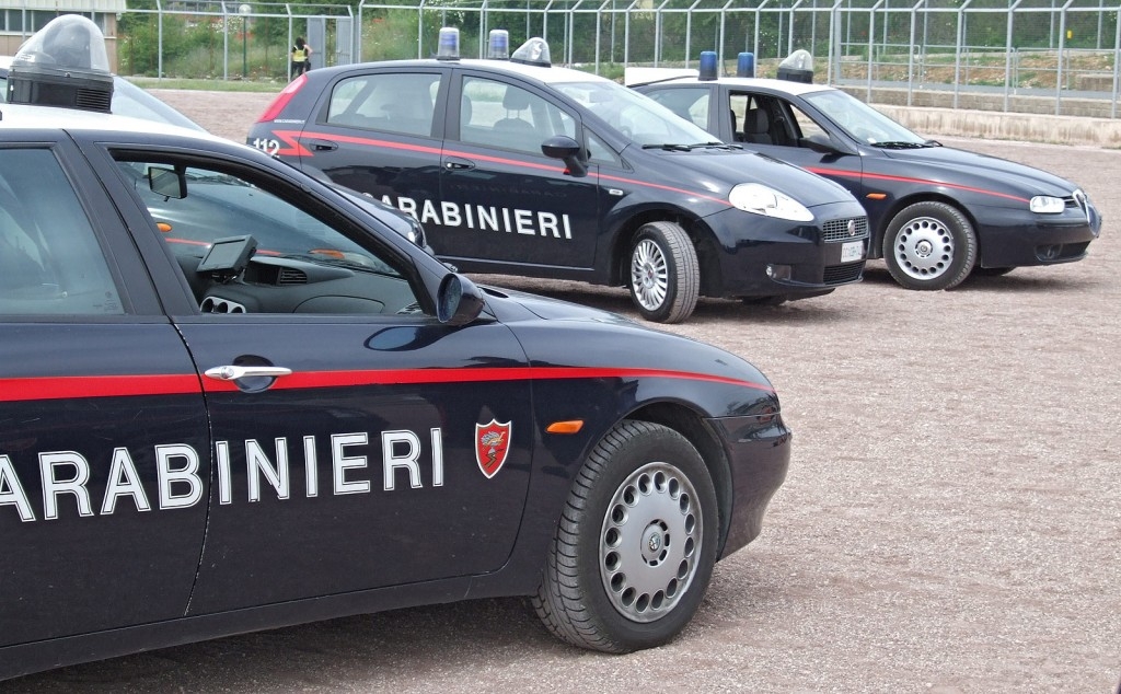 Uccide la convivente e poi si costituisce