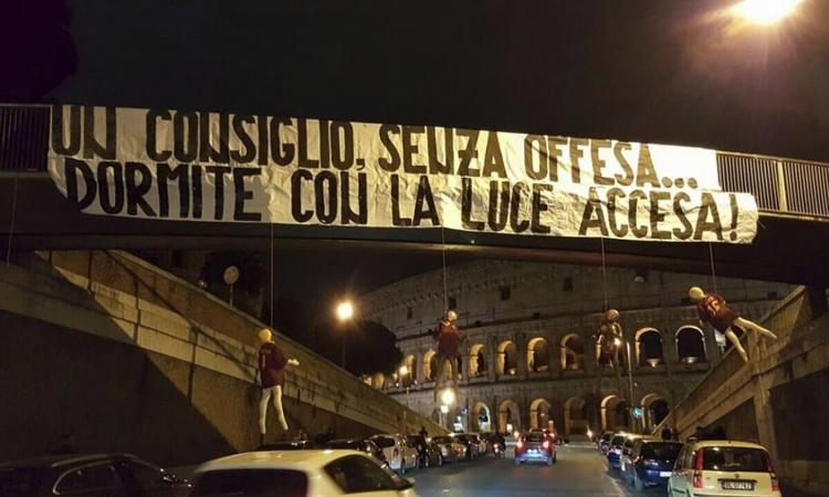 Manichini Roma appesi, gli ultra’ della Lazio rivendicano