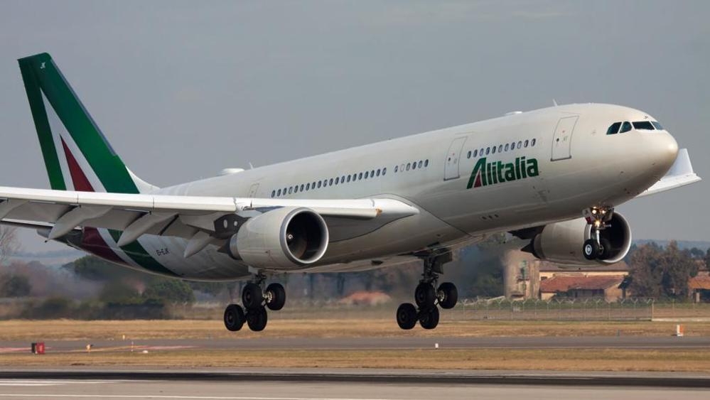 Alitalia. Di Battista : “Danno colpa ai lavoratori questi pezzi di m…”VIDEO