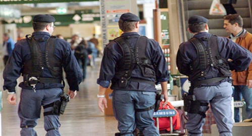 Scappa all’estero dopo la condanna. Arrestato all’aeroporto