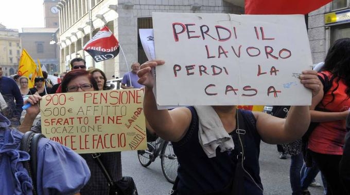 Sfratti. Aumentano le esecuzioni. La politica latita