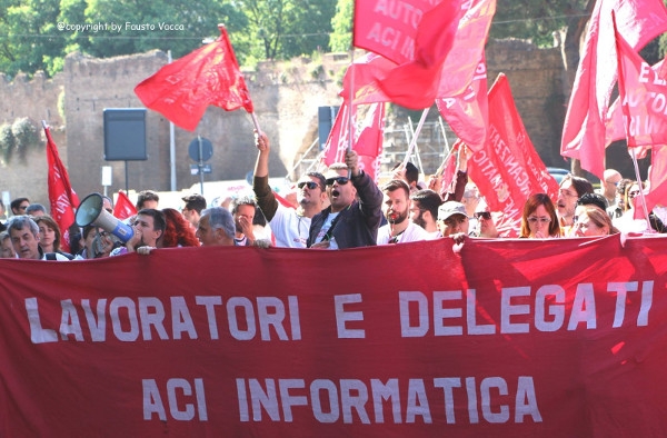 Lavoratori Aci informatica in protesta
