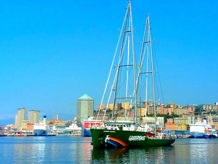 Parte la Raibow Warriors contro le plastiche nel Mediterraneo
