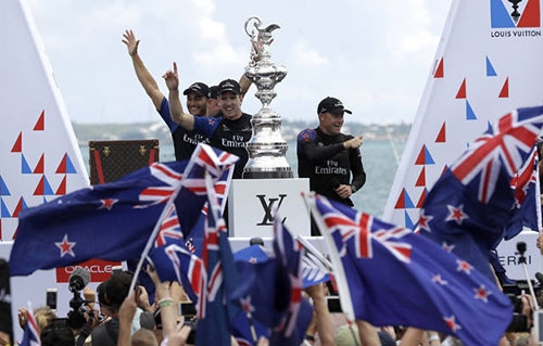 Vela. America’s Cup. New Zealand batte Oracle 7-1. La Coppa ritorna a Auckland