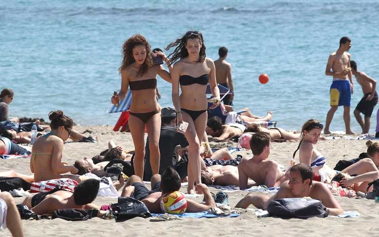 Il grande caldo anticipa le vacanze a giugno