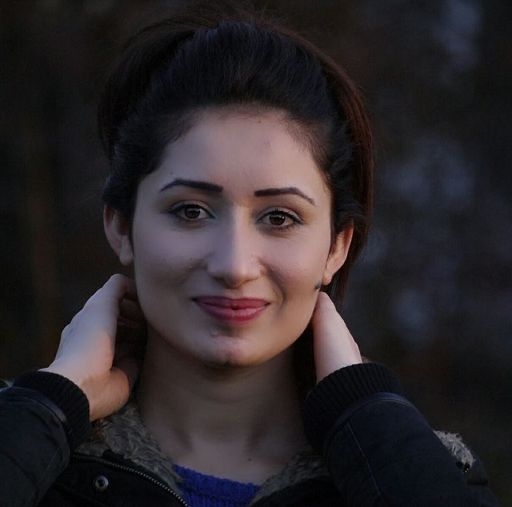 ragazza yazida vede il suo aguzzino dell’Isis in Tv e lo denuncia