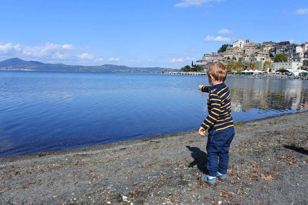 Racconto di mezz’estate: Lago di Bracciano, Loch Ness di Virginia