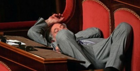 Inefficienza della politica italiana? Arriva una sensazionale scoperta scientifica