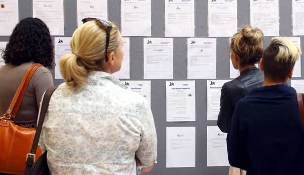 Gli italiani non credono più al posto fisso