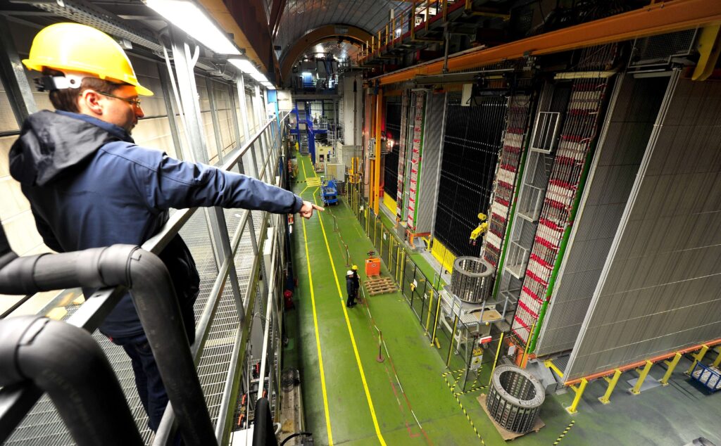 Trent’anni di attivita’ scientifica. Mattarella visita i laboratori dell’Istituto di Fisica Nucleare al Gran Sasso