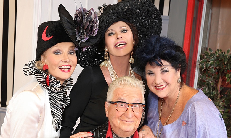 Teatro Manzoni. Dal 27 marzo al 22 aprile 2018 “Quattro donne e una canaglia”
