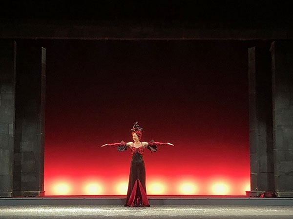 Teatro Quirino: applausi per l’allegra eccentricità di Viktor and Viktoria e degli eccessi di Weimar