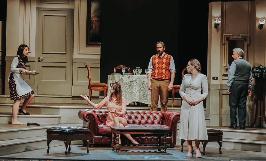 Teatro Quirino. “La governante”, felice riduzione che ritrae il “nostro” integralismo.