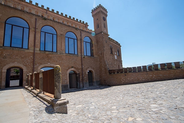Vittorio Sgarbi ed Emmanuele Emanuele inaugurano la seconda stagione di mostre al museo di Palazzo Doebbing: “Dialoghi a Sutri”
