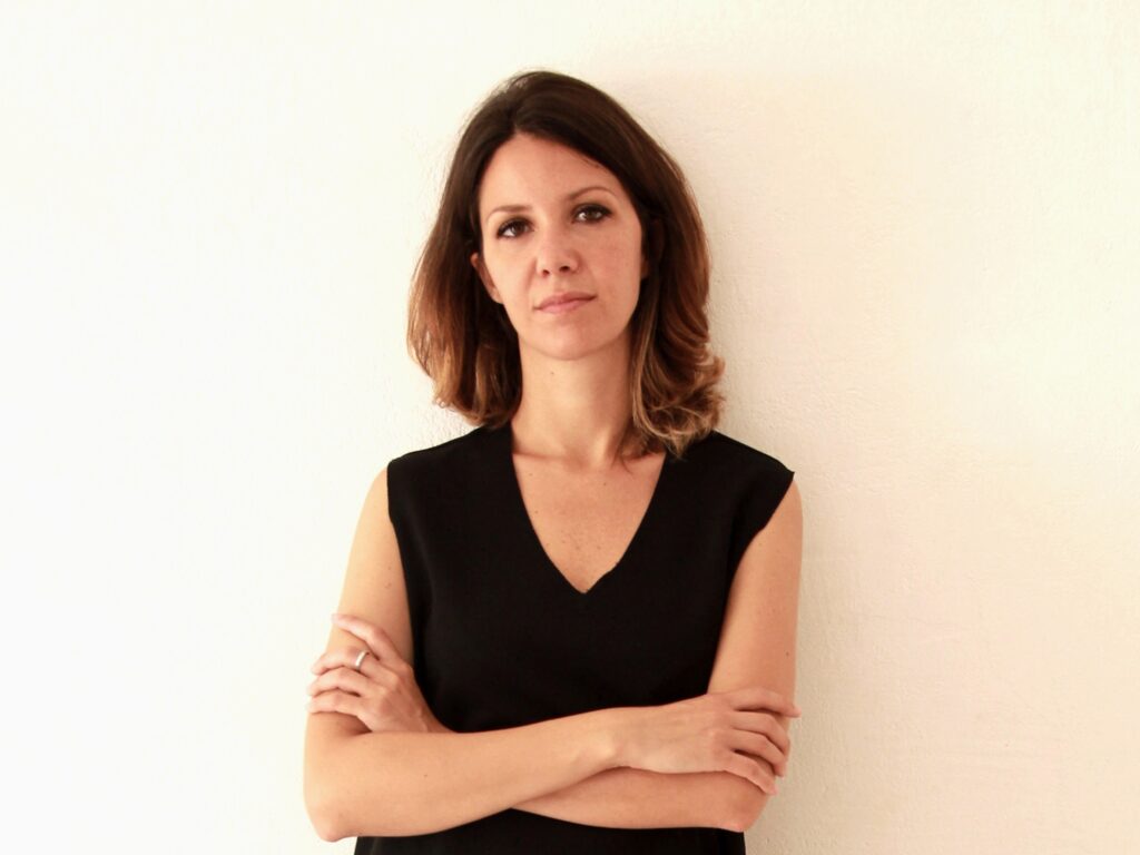 Quando l’intimità si fa politica attraverso la pittura. Intervista a Romina Bassu
