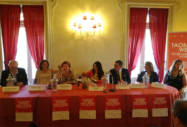 Taomoda. Un ventennio di moda, cultura e sociale