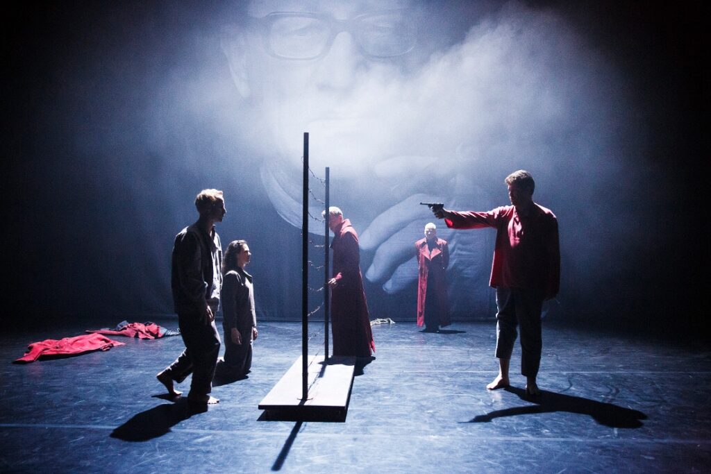 Venezia. Biennale Teatro con il mondo visionario di Jetse Batelaan e i conflitti della Storia secondo Müller – Frljić