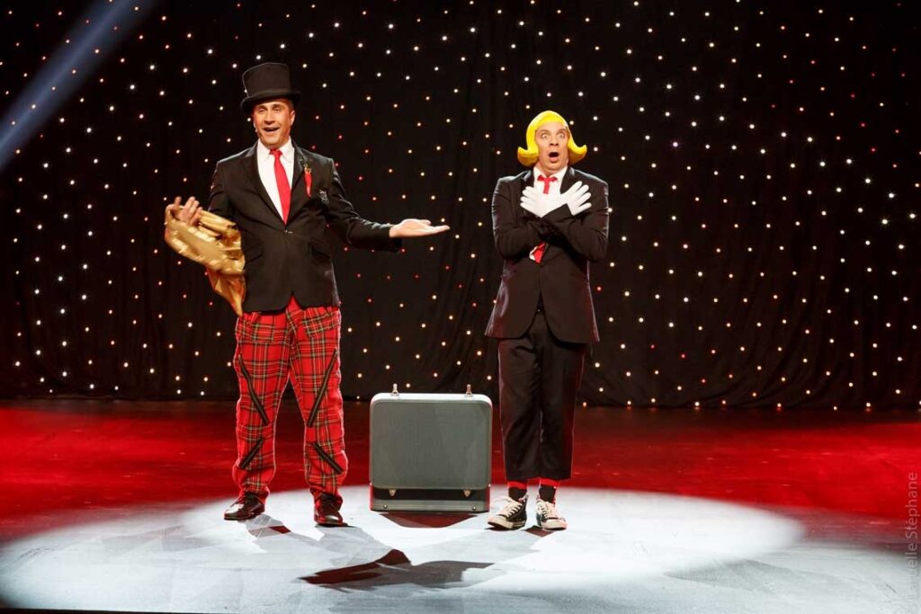 Teatro Vittoria. I Lucchettino in “Maghi per una notte”. Da non perdere. Recensione