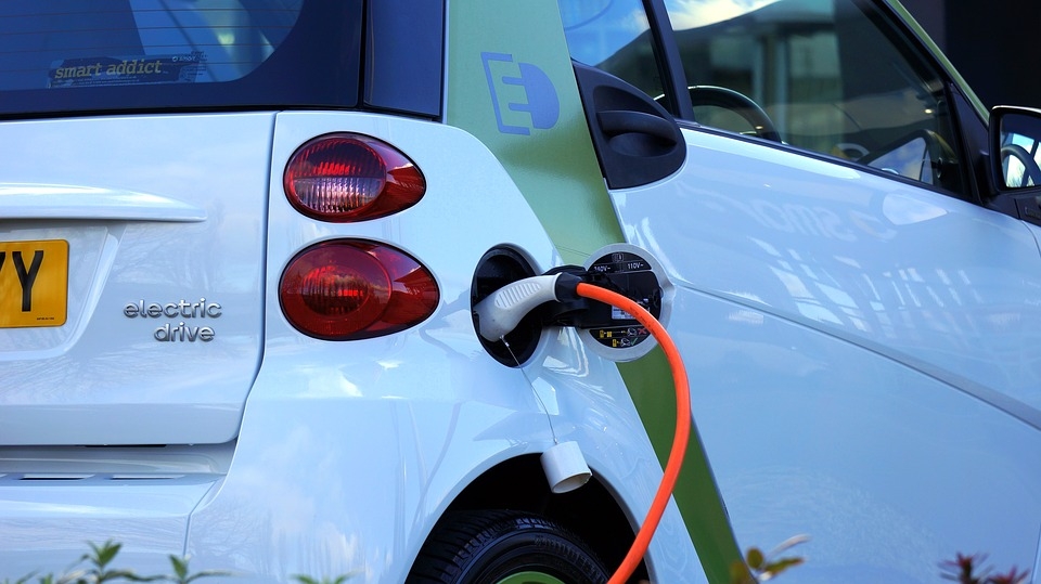 Batterie e corrente: la rivoluzione delle quattro ruote