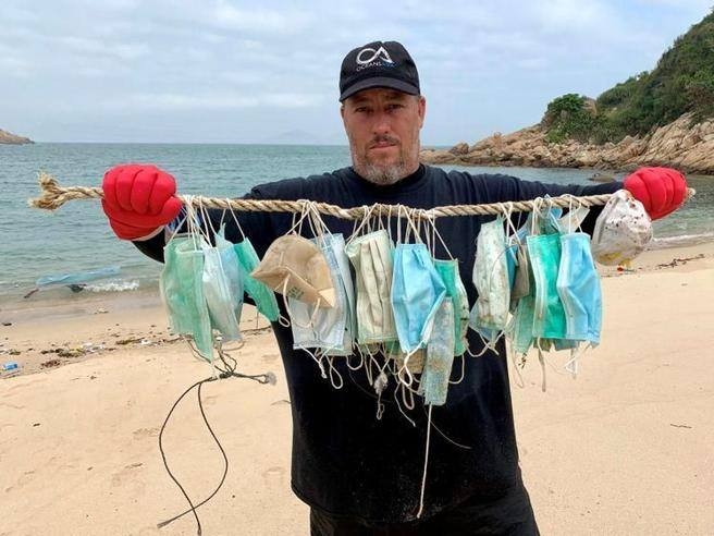 Coronavirus. Inquinamento di guanti e mascherine. Plastic Free lancia l’allarme