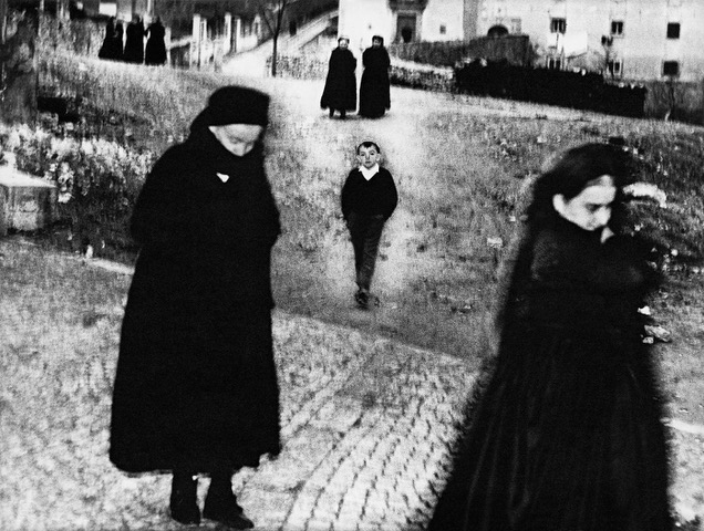 Fotografia. Dal 20 maggio: Sguardi di Novecento Giacomelli e il suo tempo