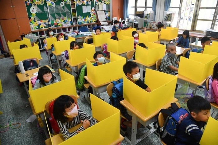 Scuola. La supremazia del banco