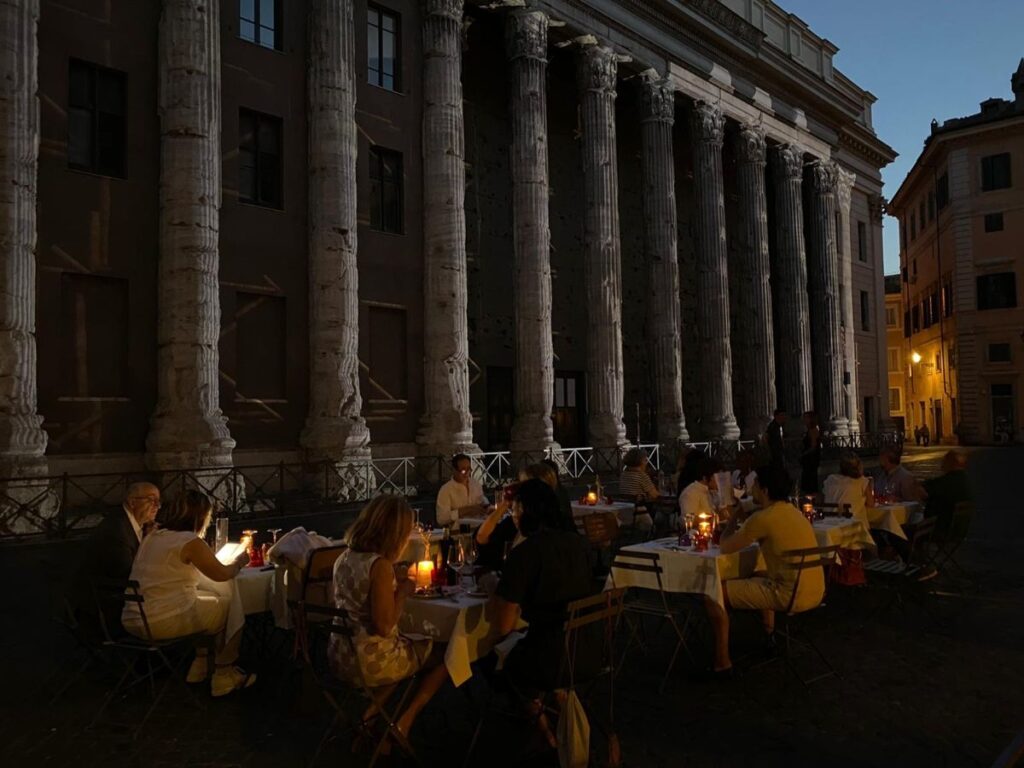 Osteria dell’Ingegno. Estate romana in piazza di Pietra, 25 anni dopo