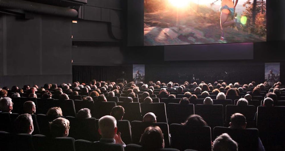 “Ritorno al cinema in sala”, un sondaggio realizzato da QMI