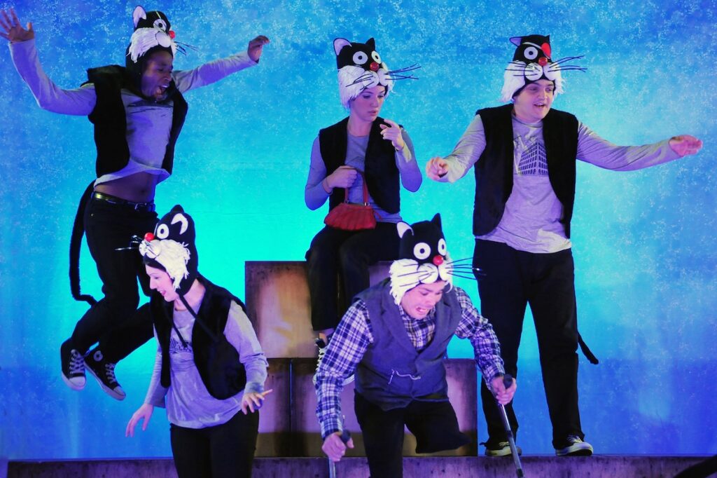 Teatro: “Gli Attrezzi di Gianni Rodari”, domenica 27 settembre, alle ore 20, presso l’Appia Antica a Santa Maria Nuova