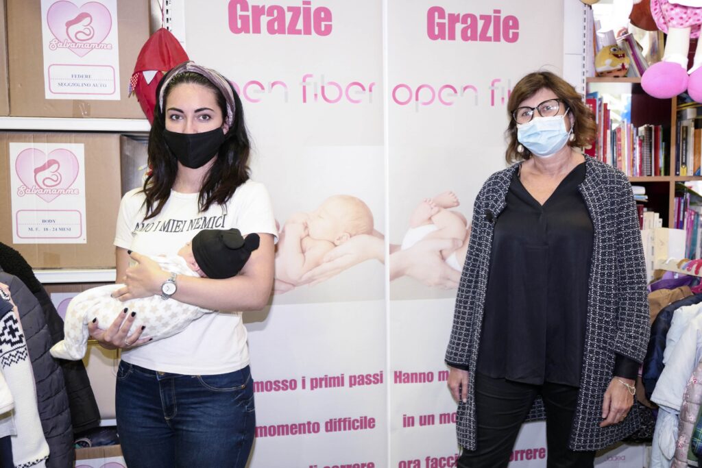 Salvamamme. Open Fiber a sostegno delle famiglie fragili con assistenza per 150 neonati