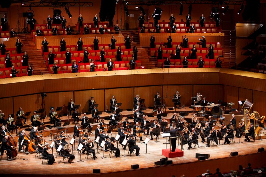 Santa Cecilia.  Pinnock dirige  J.S. Bach. “Oratorio di Natale”, 18 dicembre ore 20.30 su IDAGIO.com