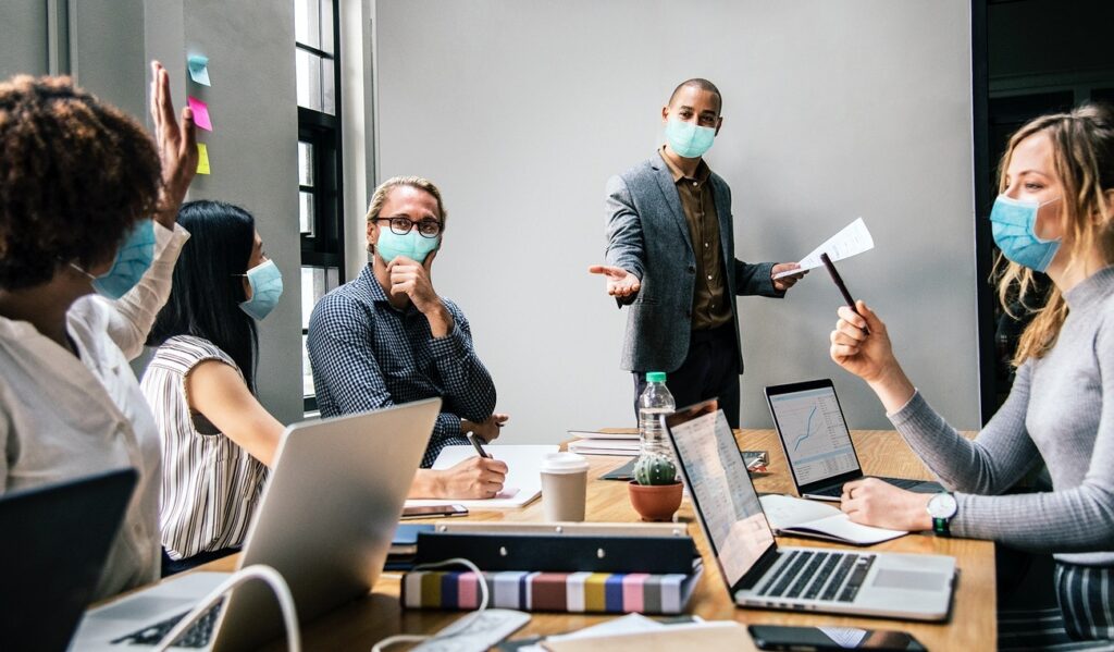 SARS-CoV-2. Uno studio su come prevenire il contagio indoor