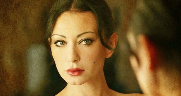 Disponibile su Prime Video “I fiori del male” con Flora Vona. Recensione