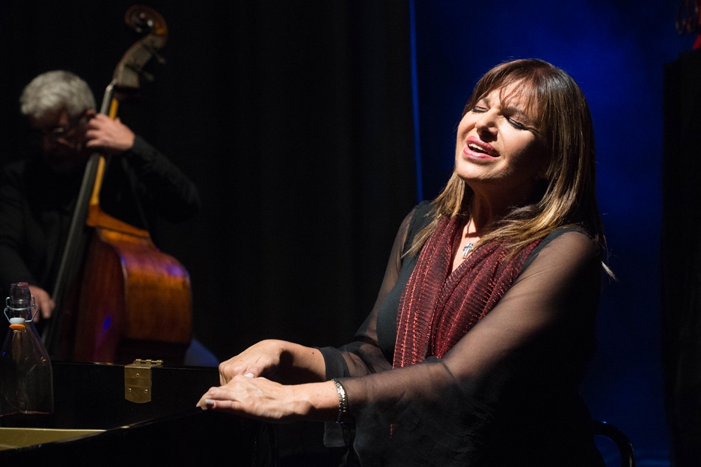 Teatro Vittoria. Elena Bonelli in “Roma, io ti racconto e canto”, dallo stornello al rap. 18 –  22 maggio