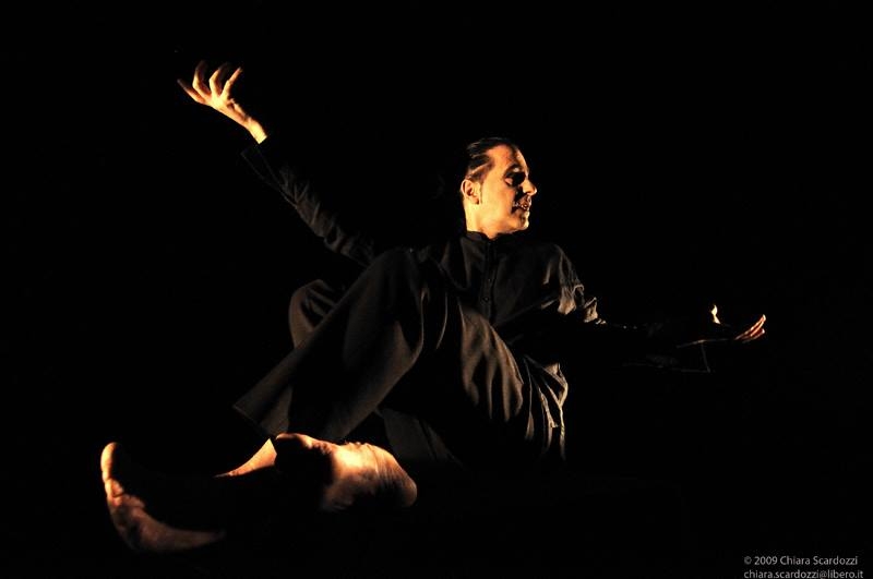 Teatro Belli. “Alan Turing e la mela avvelenata”, storia di un genio costretto a socratica morte