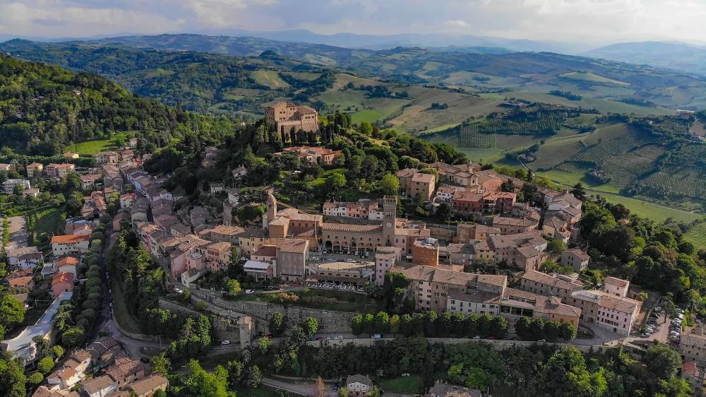 Percorsi culturali. Sei interpreti d’eccezione per Dante a Bertinoro
