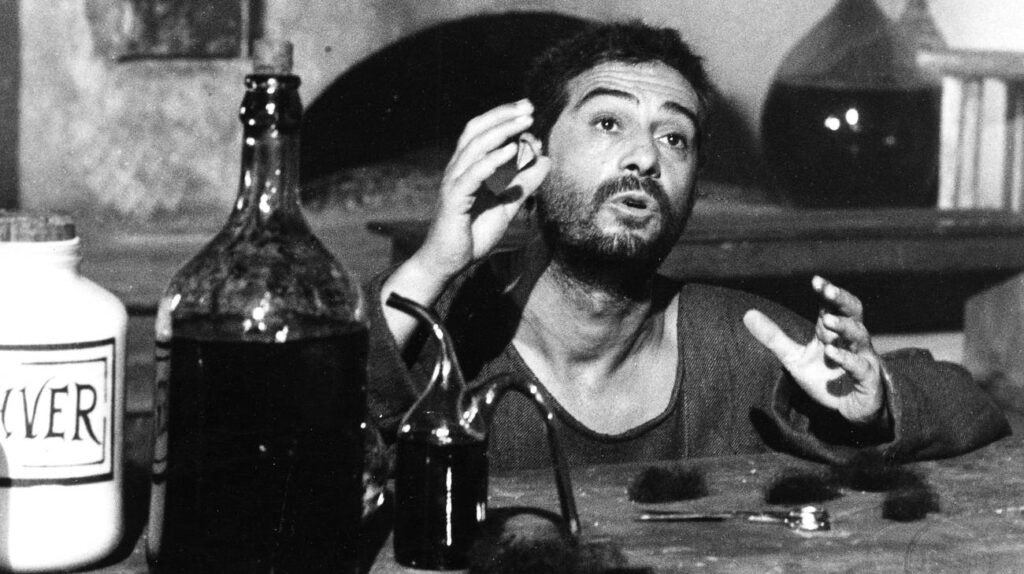 Venezia 78.  Preapertura con un classico: “Per grazia ricevuta”di Nino Manfredi