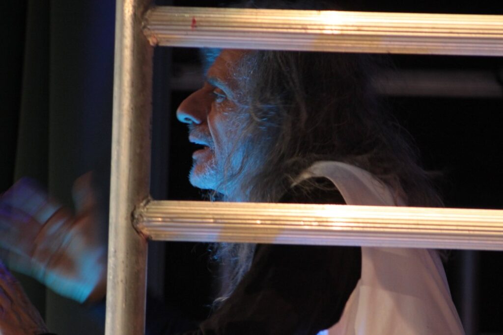Teatro Vittoria. “Trascendi e sali” di e con Alessandro Bergonzoni dal 23 al 28 novembre 2021