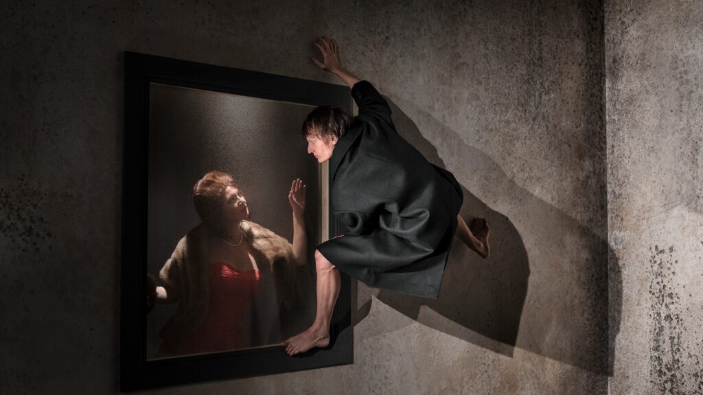 La metamorfosi. Al teatro Argentina la messa in scena dell’opera kafkiana sulla lotta interiore tra il sé e il mondo