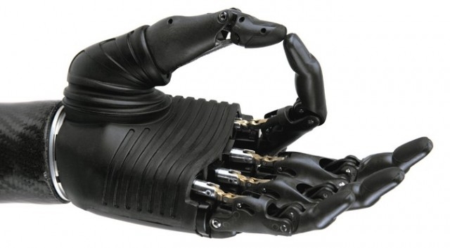 Ricerca. Dall’Universita’ di Bristol arriva la prima mano robotica con tatto neurale