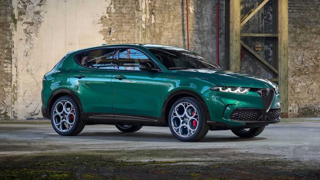 Stellantis: Il CEO a Imola con la nuova Tonale segna la metamorfosi per l’Alfa Romeo