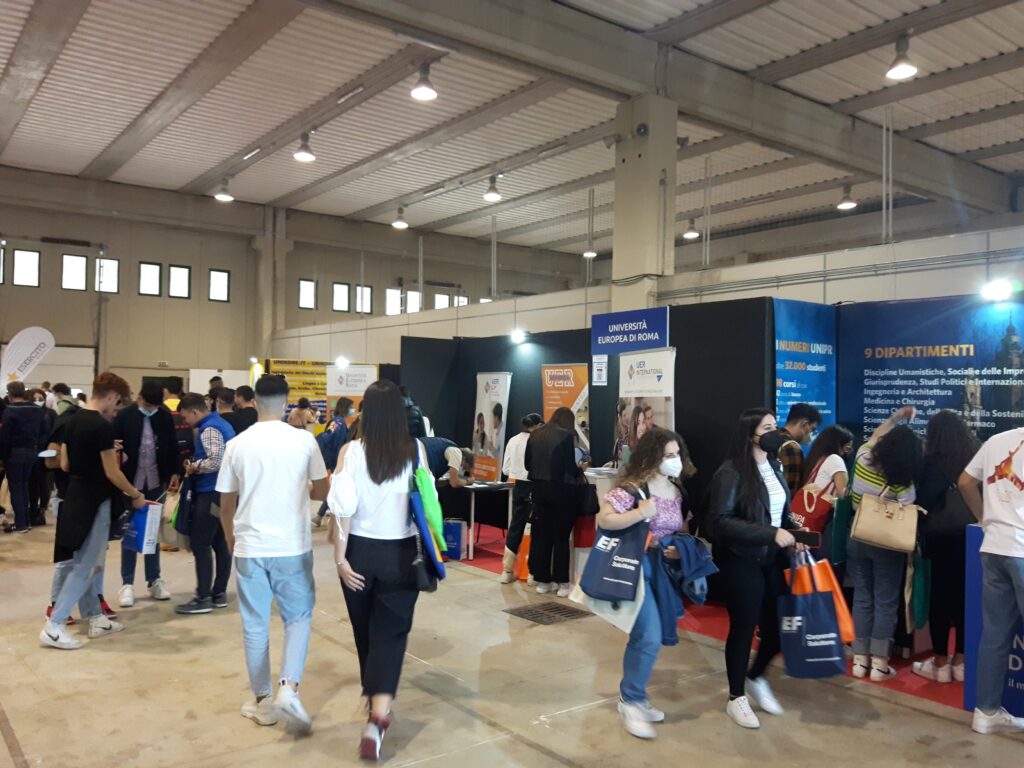 Catania. Torna in presenza Il Salone dello Studente
