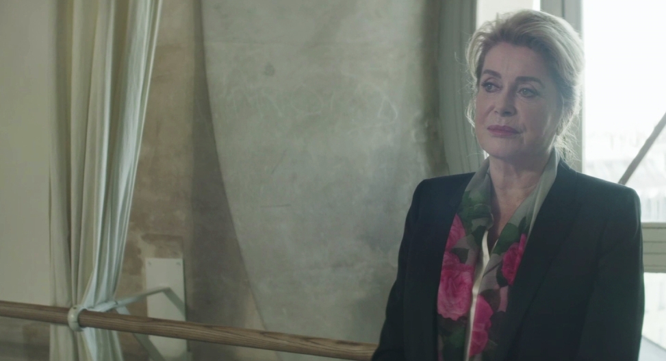 Femminile singolare: 7 episodi di altrettanti registi, con C. Deneuve, M. Guerritore, V. Placido. A. Claisse