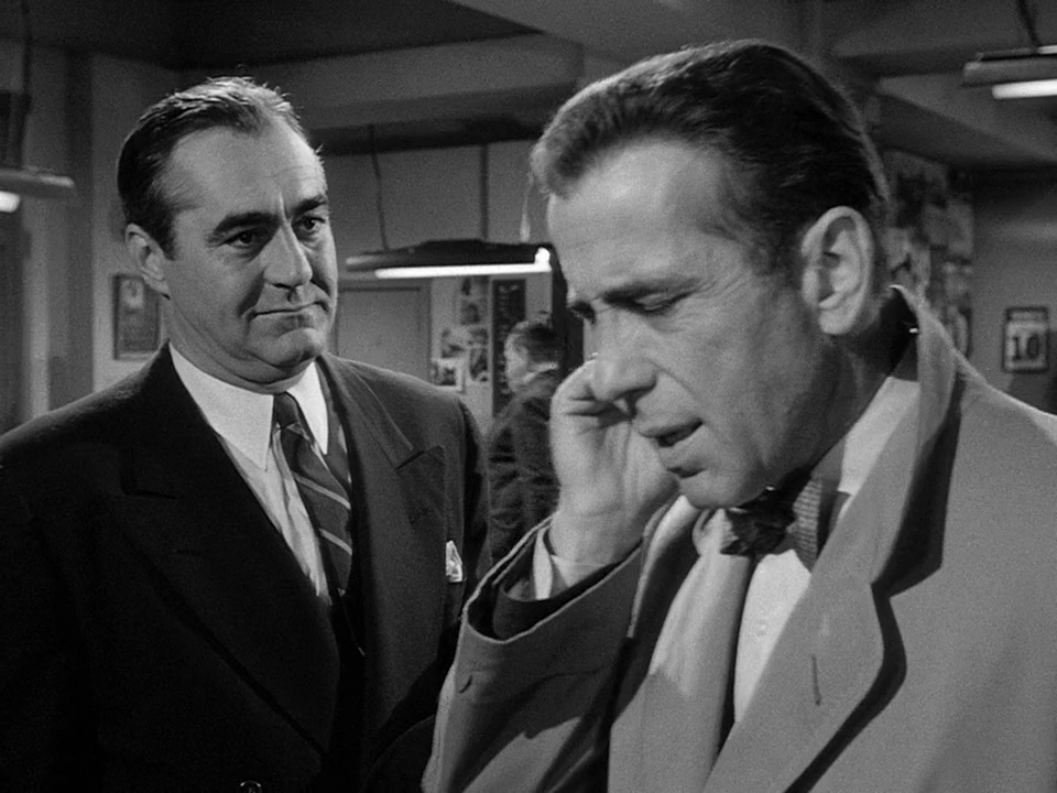 Anniversari. Ernesto Regazzoni e Humphrey Bogart, giornalisti con il bavero alzato