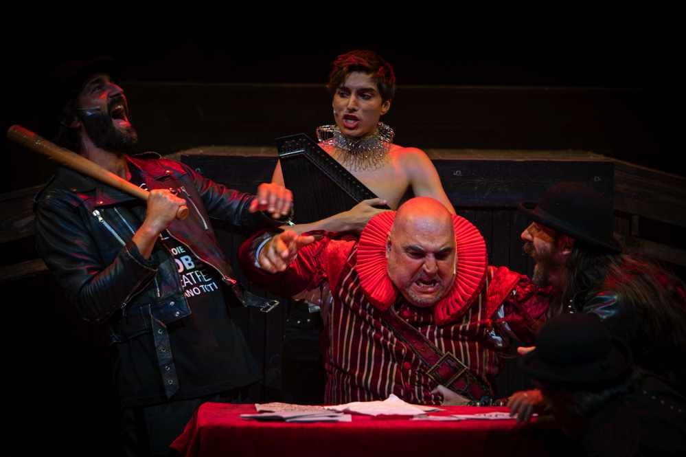 Globe Theatre. Falstaff e le allegre comari di Windsor, la commedia delle malelingue