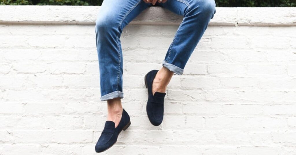 Con calzino o senza, il mocassino da uomo è sempre sinonimo di stile