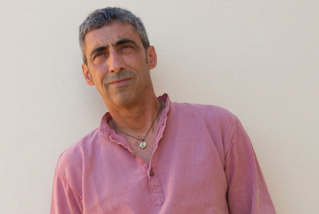 Marco Lugli pubblica “Sette domande per Dio”: una critica dissacrante contro i pregiudizi sociali e religiosi per un inno all’amore senza distinzioni