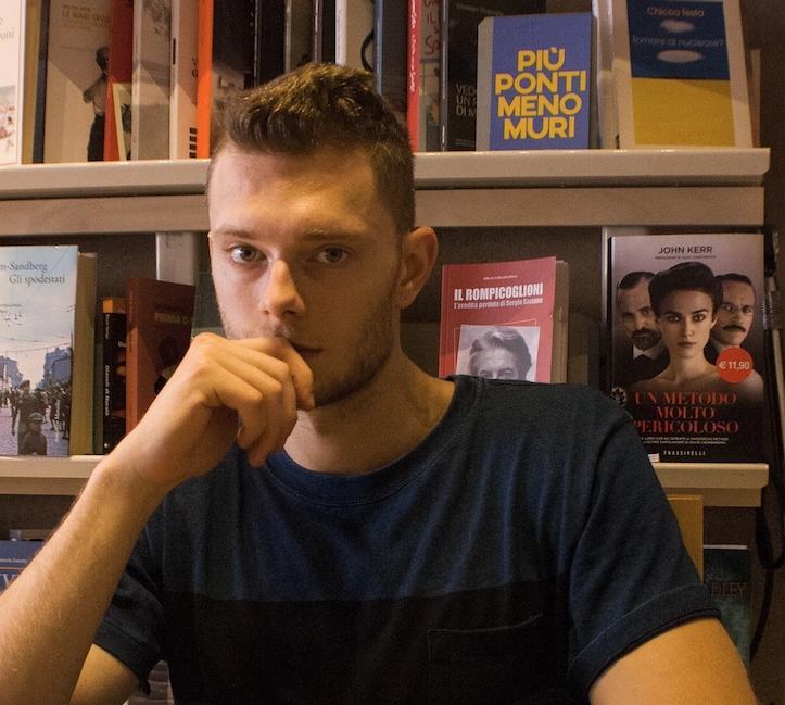 A tu per tu con Omar Costenaro: giovane autore, ideatore di una saga di maghi futuristica, racconta le sue aspirazioni